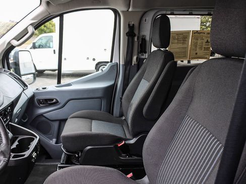 Used 2016 Ford Transit 150 XL RWD image 18