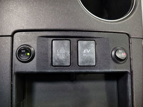 Used 2015 Toyota Camry SE image 16