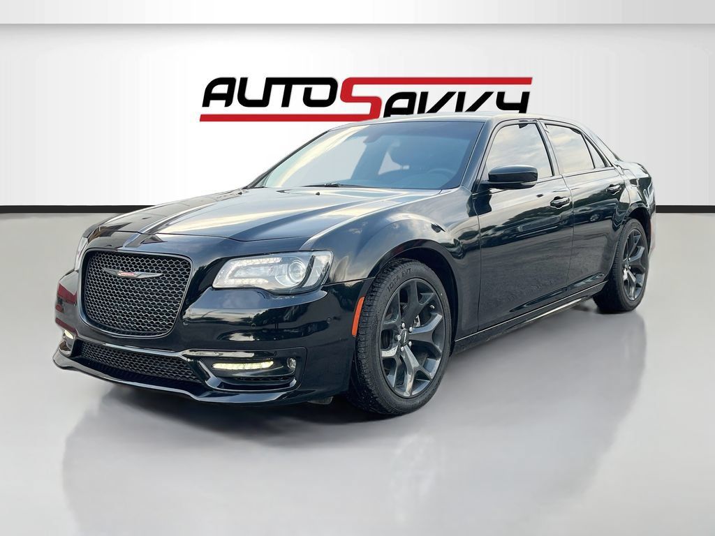 Used 2022 Chrysler 300 Touring L w/ Comfort Group RWD image 3