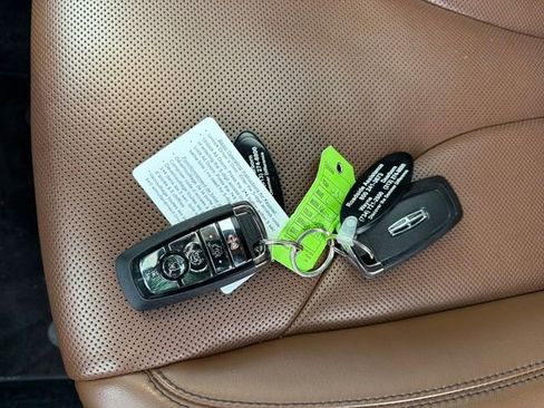 Used 2023 Lincoln Nautilus Reserve w/ Monochromatic Package image 33