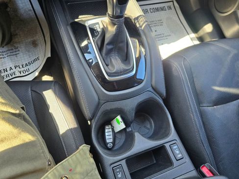 Used 2018 Nissan Rogue SL image 17