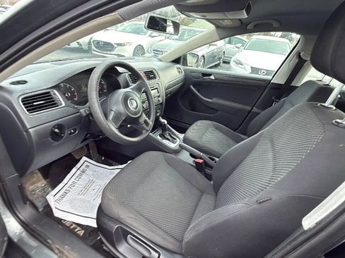 Used 2011 Volkswagen Jetta S FWD image 9