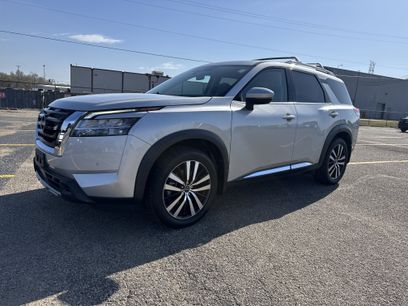 Used 2023 Nissan Pathfinder Platinum