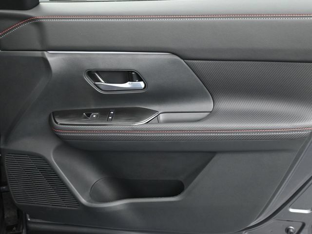 New 2026 Nissan Kicks SR FWD image 32