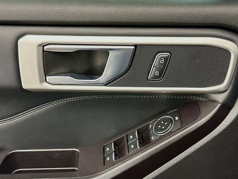 Used 2020 Ford Explorer XLT w/ Equipment Group 202A image 15