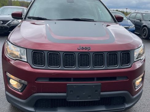 Used 2021 Jeep Compass Latitude w/ Sun and Sound Group AWD/4WD image 2