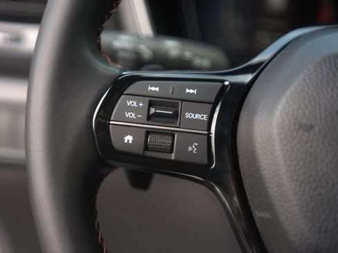 Used 2025 Honda Pilot Sport image 22