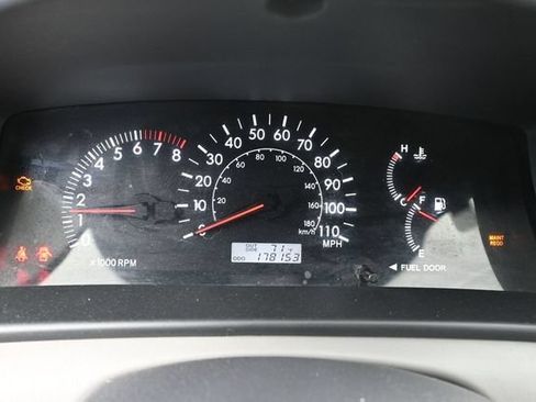 Used 2005 Toyota Corolla LE FWD image 25