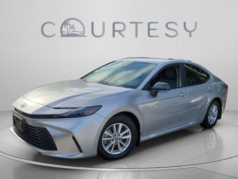 Used 2025 Toyota Camry LE FWD image 1