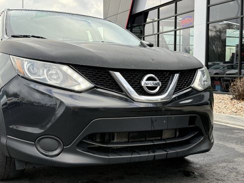 Used 2018 Nissan Rogue Sport S w/ S Appearance Package image 29