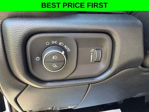 New 2026 RAM 2500 Tradesman w/ Chrome Appearance Group AWD/4WD image 18