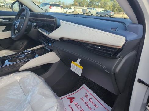 New 2025 Buick Envision Avenir image 11