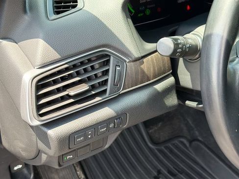 Used 2019 Honda Accord Touring image 10