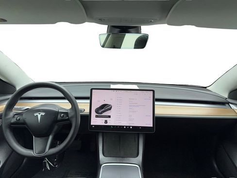 Used 2023 Tesla Model 3 Standard Range image 16