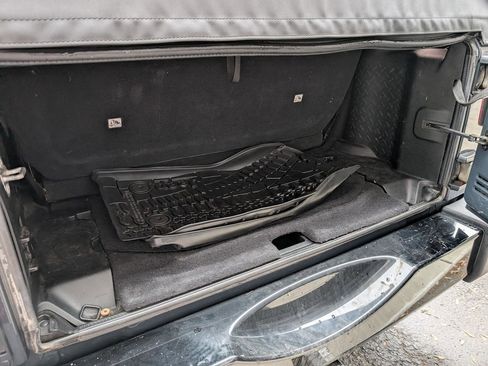 Used 2018 Jeep Wrangler Sport image 10