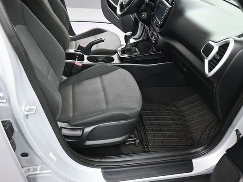 Used 2021 Kia Soul LX image 4