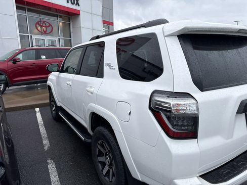 Used 2023 Toyota 4Runner TRD Off-Road Premium w/ Moonroof Package AWD/4WD image 4