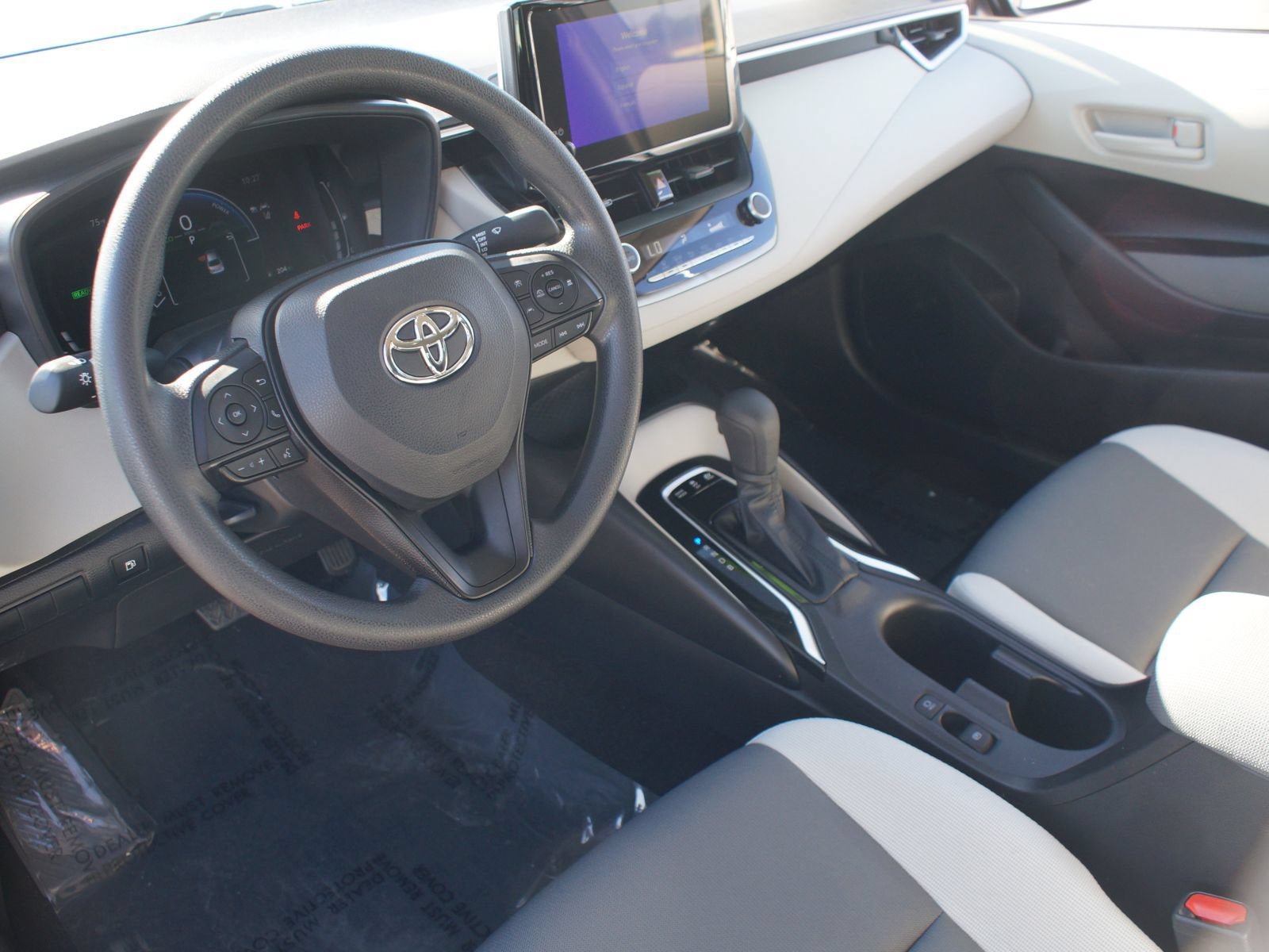 Used 2026 Toyota Corolla LE FWD image 13