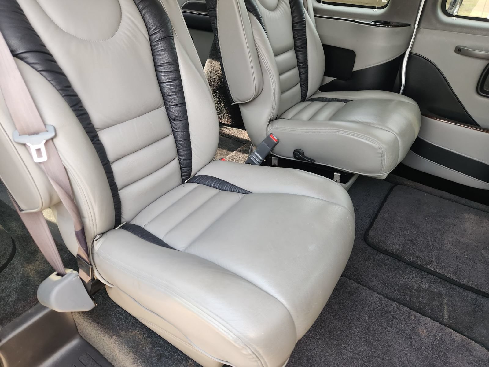 Used 2014 GMC Savana 1500 AWD image 29