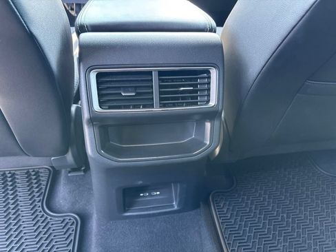 Used 2024 Volkswagen Atlas Cross Sport SE AWD/4WD image 29