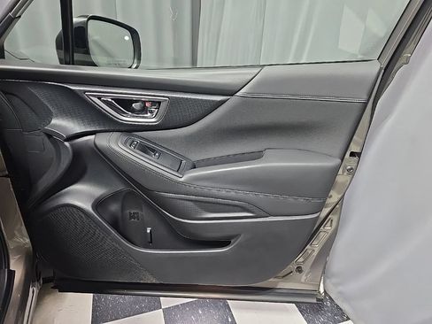 Used 2019 Subaru Forester Premium AWD/4WD image 8