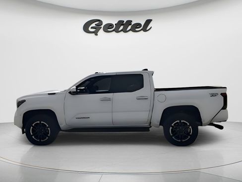 Used 2025 Toyota Tacoma TRD Sport image 5