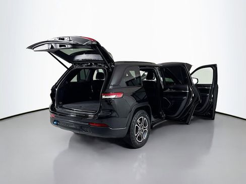 Used 2022 Jeep Grand Cherokee Trailhawk w/ Advanced Protech Group II AWD/4WD image 26