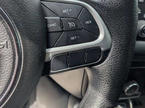 Used 2018 Jeep Compass Sport w/ Mopar Graphics Package image 33