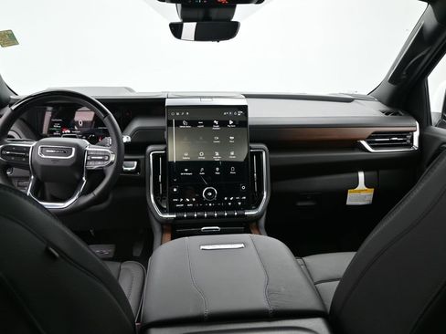 New 2025 GMC Yukon XL Denali w/ Denali Reserve Package image 24