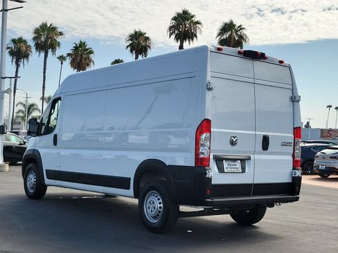 Used 2025 RAM ProMaster 2500 w/ Convenience Group FWD image 2