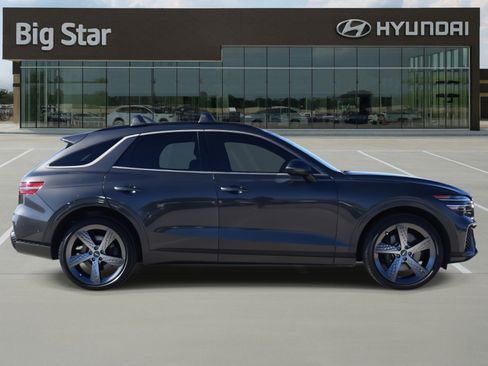 Used 2023 Genesis GV70 2.5T w/ Sport Prestige Package image 5