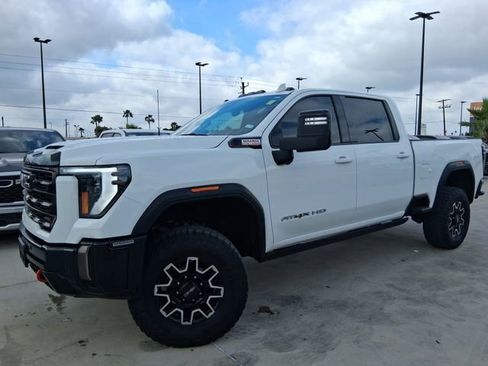 Used 2024 GMC Sierra 2500 AT4X AWD/4WD image 3