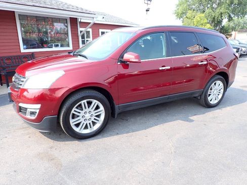Used 2015 Chevrolet Traverse LT w/ Traveler's Package AWD/4WD image 3