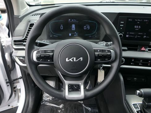 Used 2025 Kia Sportage LX FWD image 21