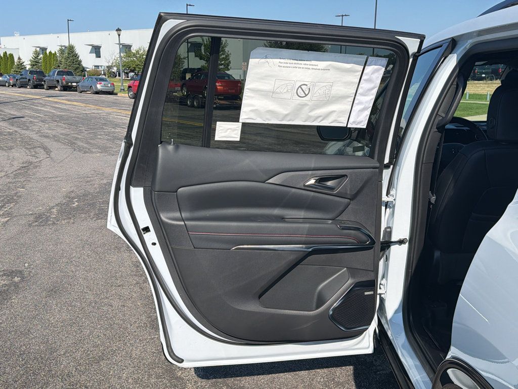 New 2026 Chevrolet Traverse RS w/ LPO, Floor Liner Package AWD/4WD image 35