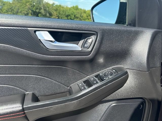 Used 2025 Ford Escape ST-Line AWD/4WD image 15
