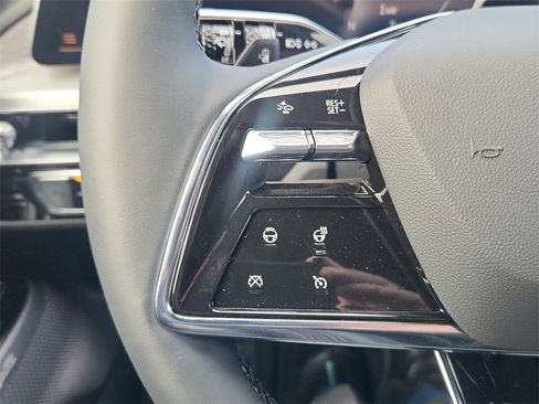 New 2026 Cadillac Lyriq Premium Luxury image 17