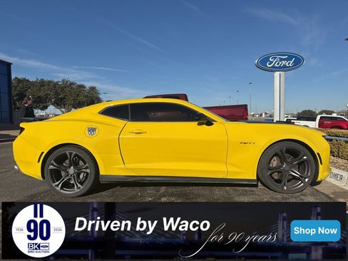 Used 2017 Chevrolet Camaro SS image 1
