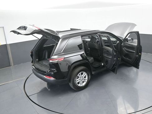 Used 2025 Jeep Grand Cherokee Laredo image 69