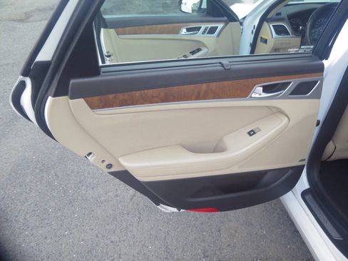 Used 2015 Hyundai Genesis 3.8 w/ Option Group 04 image 26