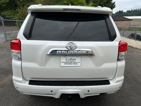 Used 2010 Toyota 4Runner SR5 AWD/4WD image 5
