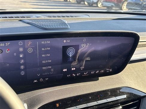 Used 2025 Buick Enclave Preferred image 18