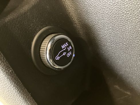 Used 2021 Cadillac XT4 Premium Luxury image 15