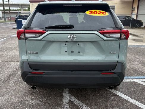 Used 2020 Toyota RAV4 XLE w/ Convenience Package image 4