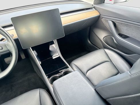 Used 2018 Tesla Model 3 Long Range image 28