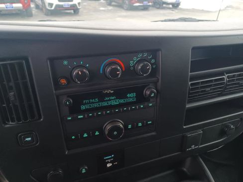 Used 2024 GMC Savana 2500 w/ Driver Convenience Package image 10