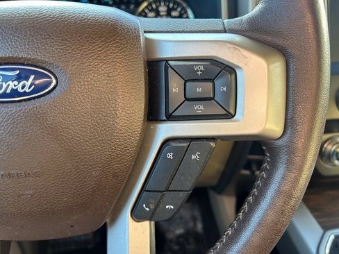 Certified 2019 Ford F150 Lariat w/ Equipment Group 502A Luxury image 23