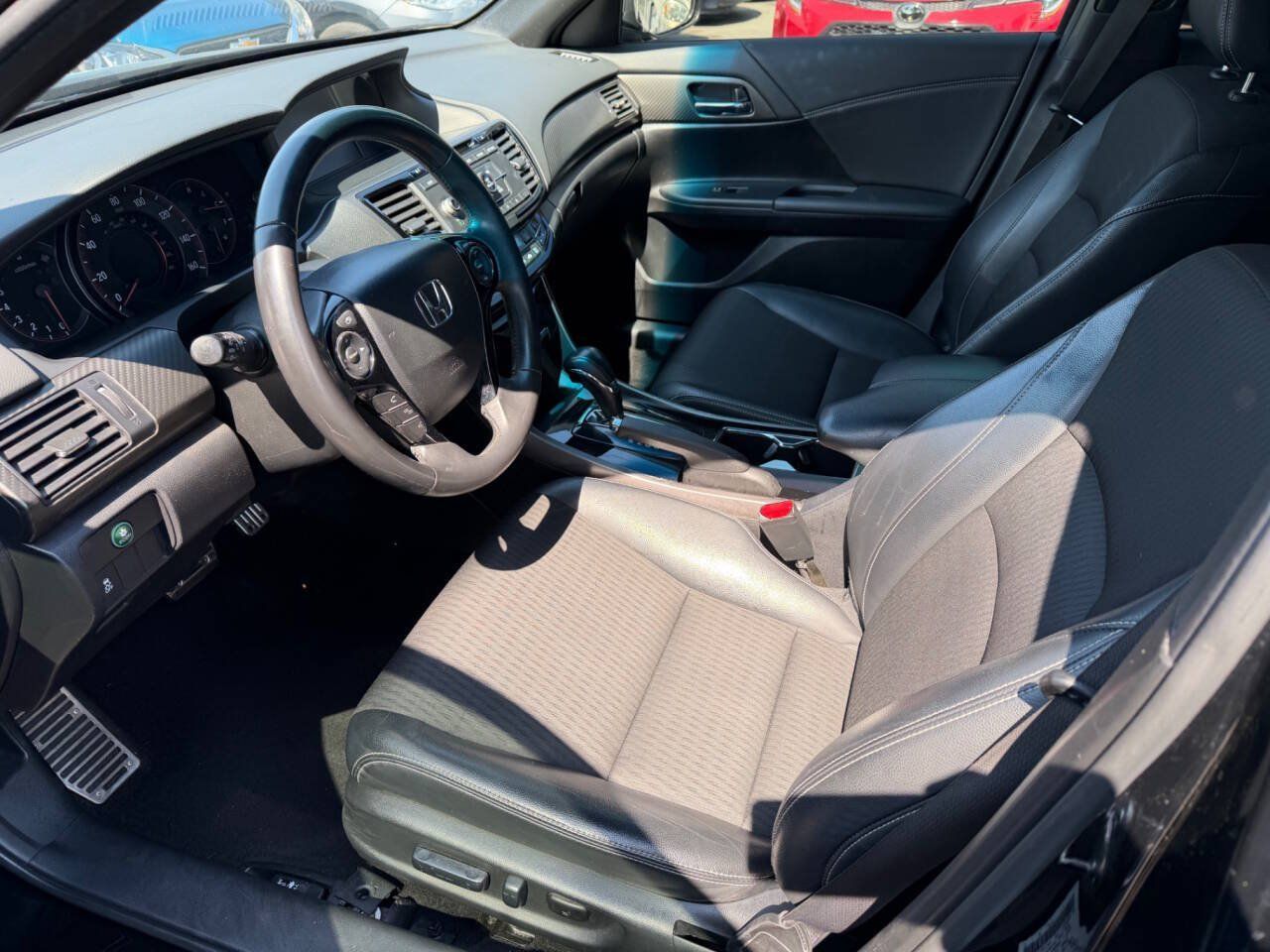 Used 2017 Honda Accord Sport image 8
