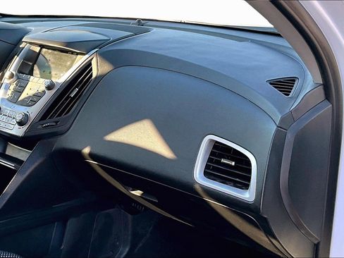 Used 2017 Chevrolet Equinox LS image 14