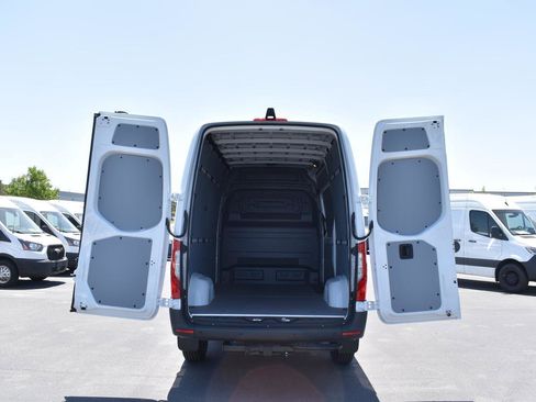 New 2025 Mercedes-Benz Sprinter 2500 image 7
